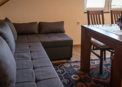 apartmani-kremzar-potkrovlje-gorski-kotar-lokve